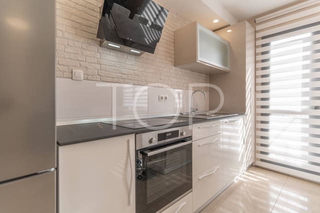 2 bedroom Penthouse for sale in Casco Urbano, Adeje with garage - € 277,500 (Ref: 9511470)