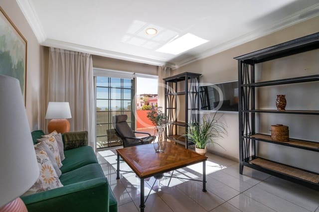 2 soveværelse Lejlighed til salg i Playa del Duque, Adeje med swimmingpool garage - € 840.000 (Ref: 9511471)