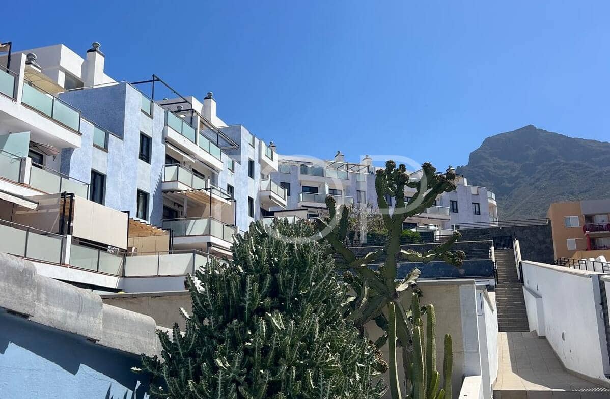 2 soveværelse Lejlighed til salg i El Madronal med swimmingpool garage - € 329.000 (Ref: 9517988)