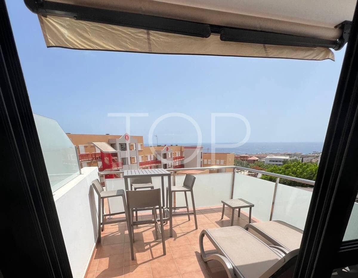 2 soveværelse Lejlighed til salg i El Madronal med swimmingpool garage - € 329.000 (Ref: 9517988)