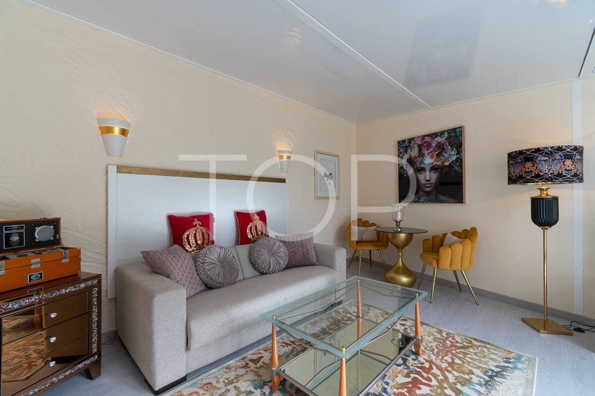 3 sypialnia Dom na sprzedaż w Chayofa z basenem garażem - 1 150 000 € (Ref: 9523647)