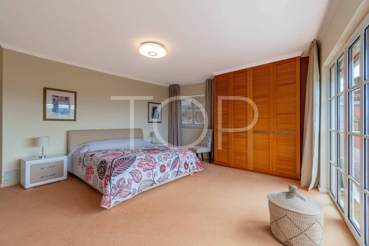 3 sypialnia Dom na sprzedaż w Chayofa z basenem garażem - 1 150 000 € (Ref: 9523647)