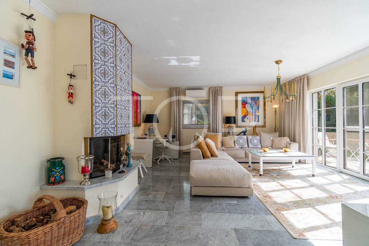 3 sypialnia Dom na sprzedaż w Chayofa z basenem garażem - 1 150 000 € (Ref: 9523647)