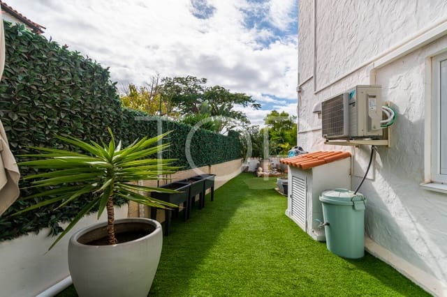 3 sypialnia Dom na sprzedaż w Chayofa, Arona z basenem garażem - 1 150 000 € (Ref: 9523647)