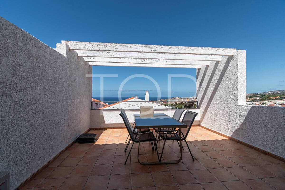 2 slaapkamer Penthouse te koop in Costa Adeje met zwembad - € 337.000 (Ref: 9554267)