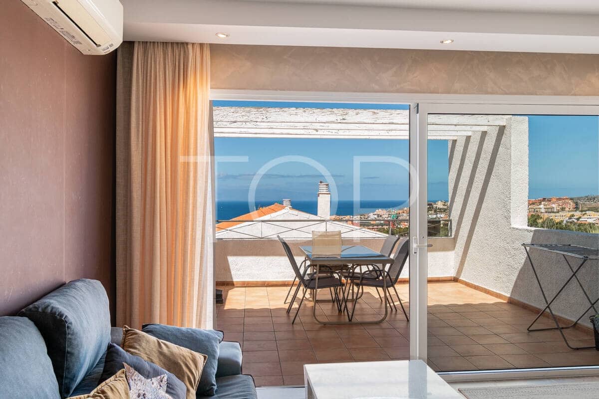 2 slaapkamer Penthouse te koop in Costa Adeje met zwembad - € 337.000 (Ref: 9554267)
