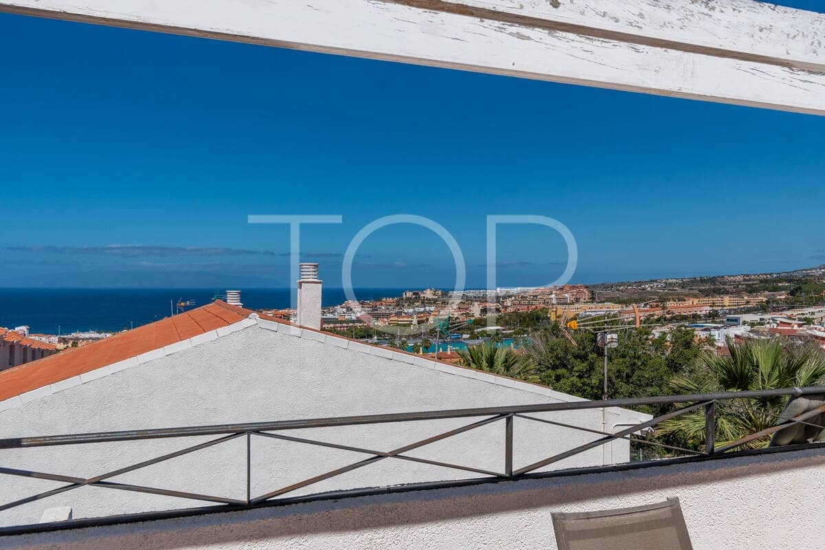 2 slaapkamer Penthouse te koop in Costa Adeje met zwembad - € 337.000 (Ref: 9554267)