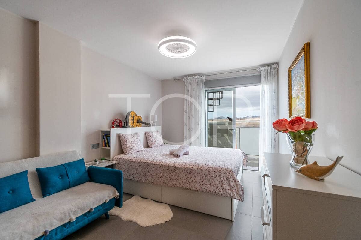 1 bedroom Penthouse for sale in La Tejita with pool garage - € 340,000 (Ref: 9554268)