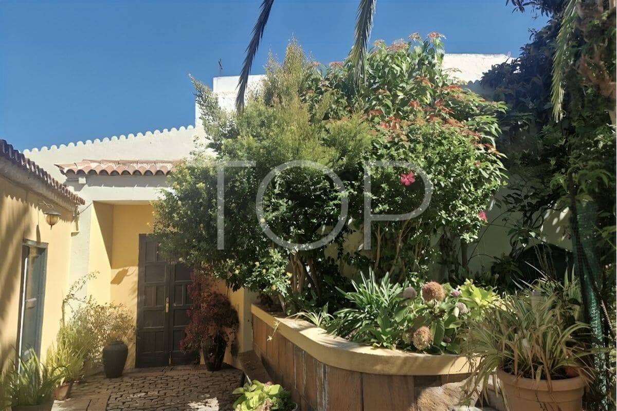 8 soveværelse Rækkehus til salg i La Orotava med garage - € 730.000 (Ref: 9554269)