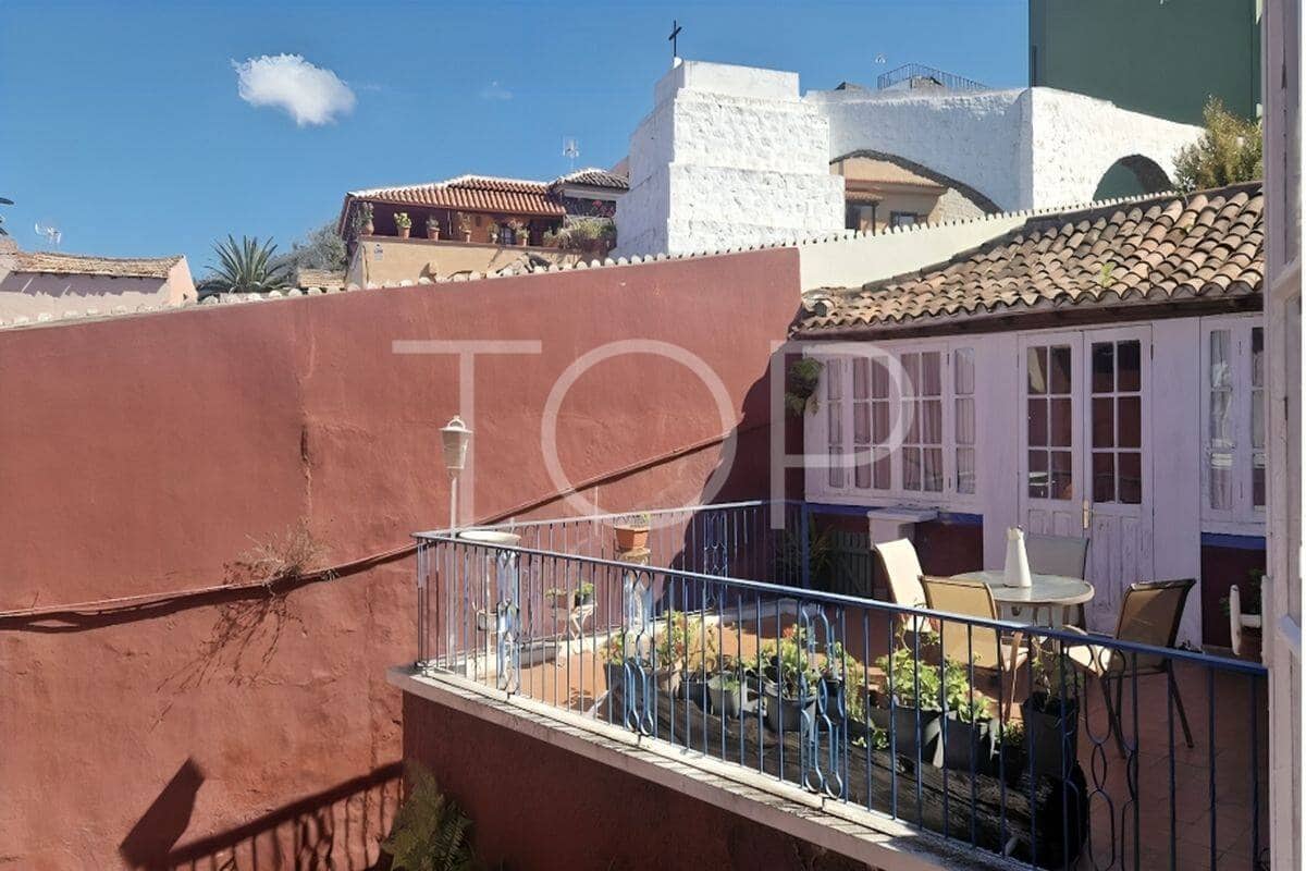 8 soveværelse Rækkehus til salg i La Orotava med garage - € 730.000 (Ref: 9554269)