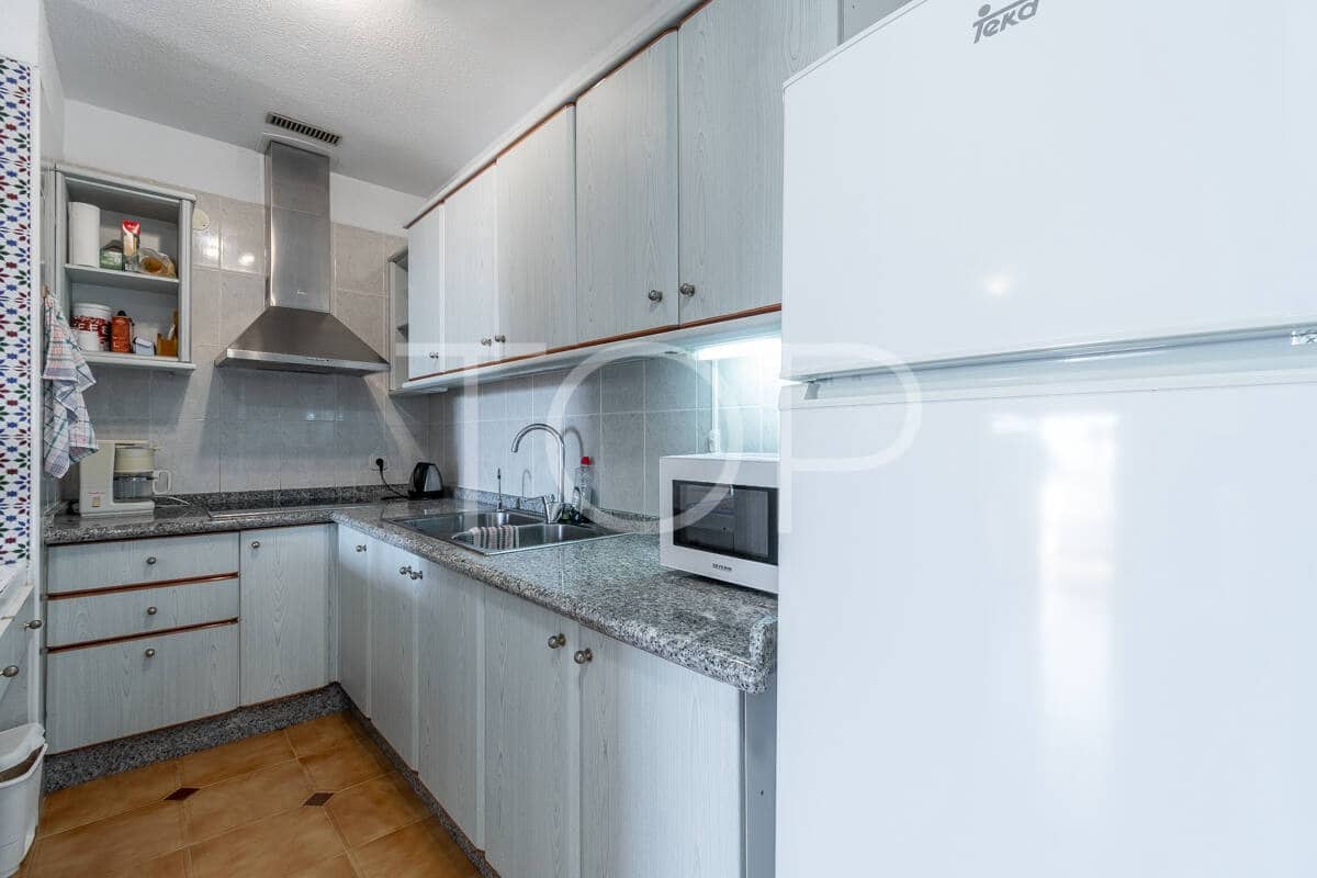 1 soverom Leilighet til salgs i Los Cristianos med svømmebasseng - € 370 000 (Ref: 9566777)