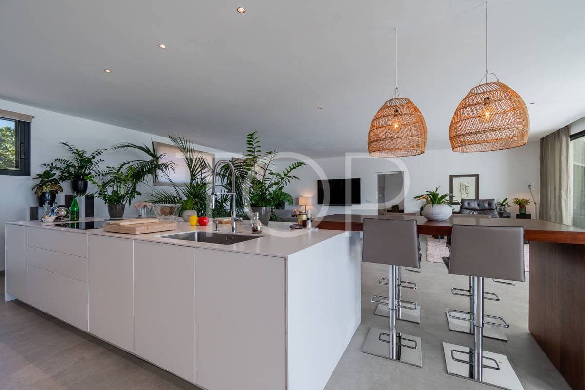 2 sovrum Hus till salu i Marazul med pool garage - 2 500 000 € (Ref: 9569982)