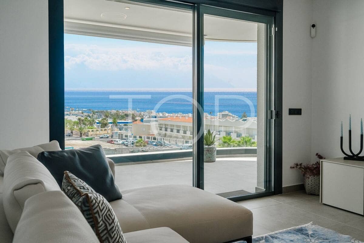 3 sypialnia Penthouse na sprzedaż w El Madronal z basenem garażem - 1 145 000 € (Ref: 9581280)