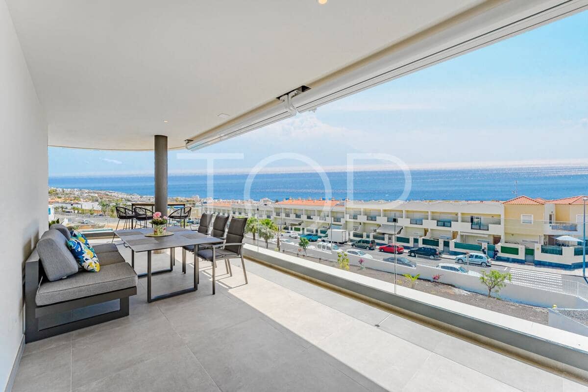 3 sypialnia Penthouse na sprzedaż w El Madronal z basenem garażem - 1 145 000 € (Ref: 9581280)