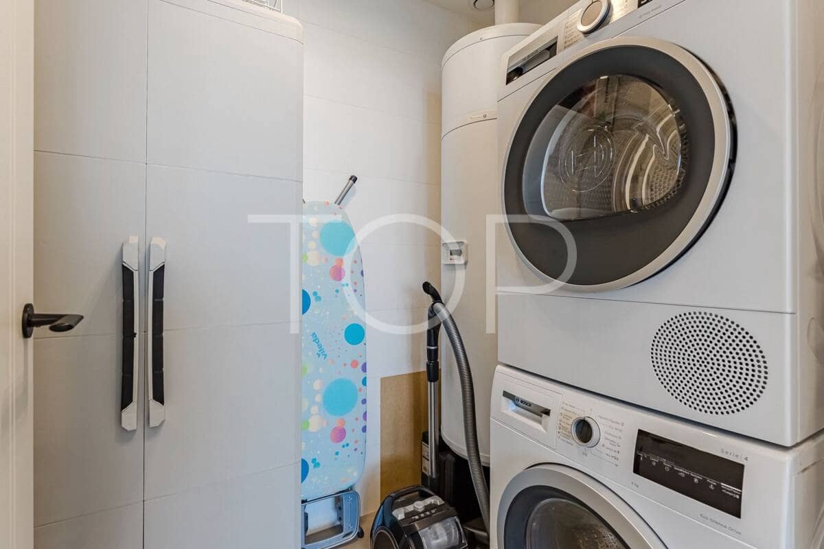 3 sypialnia Penthouse na sprzedaż w El Madronal z basenem garażem - 1 145 000 € (Ref: 9581280)