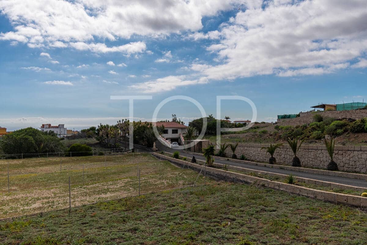 5 bedroom Villa for sale in San Isidro de Abona with pool garage - € 780,000 (Ref: 9610523)