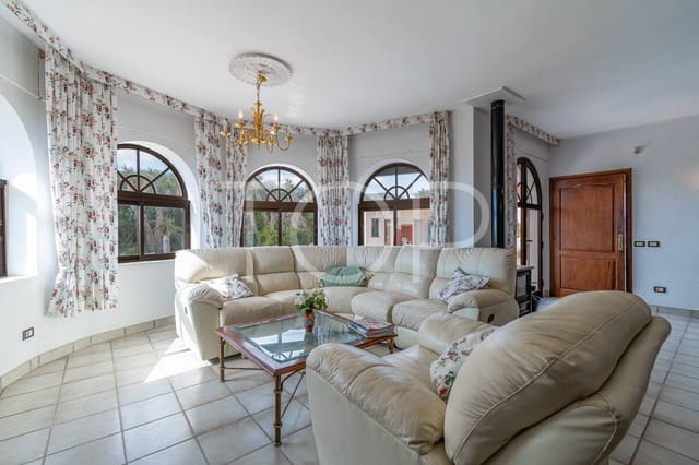 5 bedroom Villa for sale in San Isidro de Abona, Granadilla de Abona with pool garage - € 780,000 (Ref: 9610523)