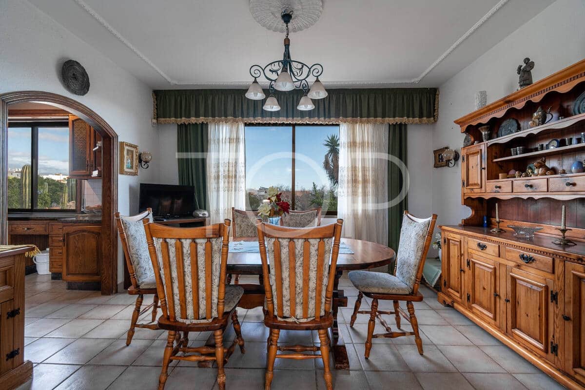 5 bedroom Villa for sale in San Isidro de Abona with pool garage - € 780,000 (Ref: 9610523)