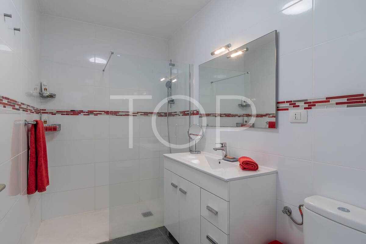 3 bedroom Penthouse for sale in Adeje - € 590,000 (Ref: 9618715)