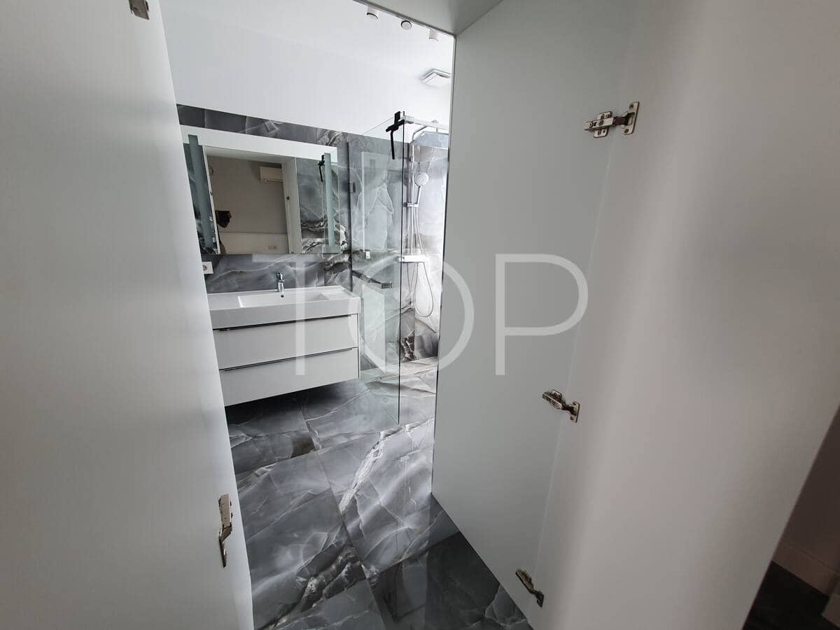 4 bedroom Villa for sale in Playa del Duque with pool - € 2,100,000 (Ref: 9624260)