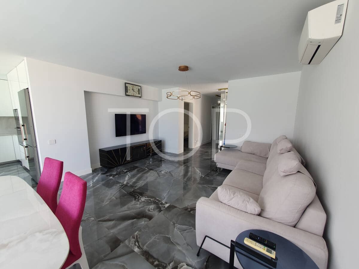 4 bedroom Villa for sale in Playa del Duque with pool - € 2,100,000 (Ref: 9624260)