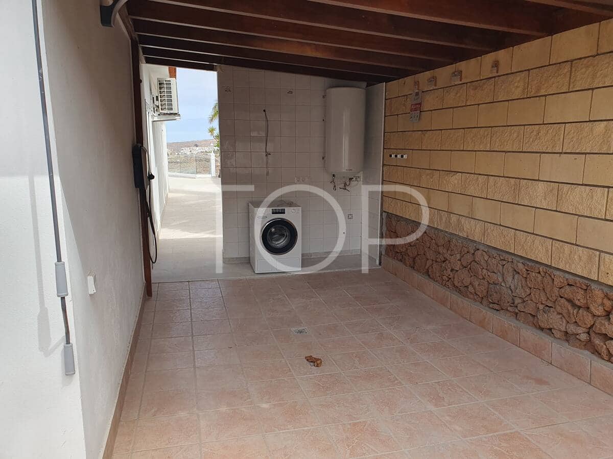 4 bedroom Villa for sale in Playa del Duque with pool - € 2,100,000 (Ref: 9624260)