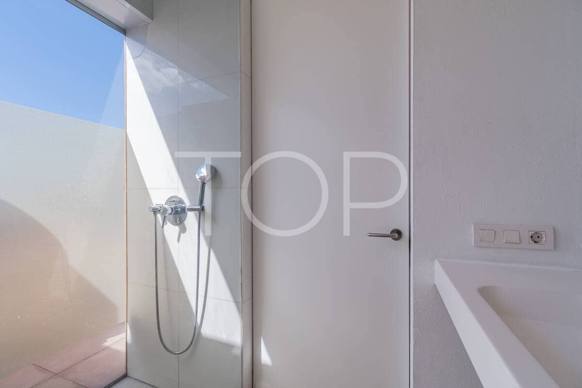 2 quarto Penthouse para venda em Playa del Duque com piscina garagem - 950 000 € (Ref: 9626926)