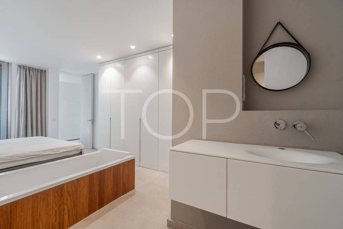 2 quarto Penthouse para venda em Playa del Duque com piscina garagem - 950 000 € (Ref: 9626926)