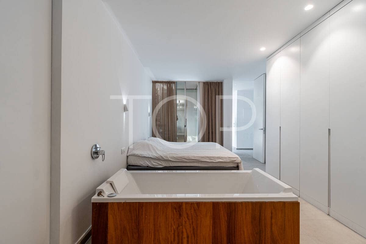 2 quarto Penthouse para venda em Playa del Duque com piscina garagem - 950 000 € (Ref: 9626926)