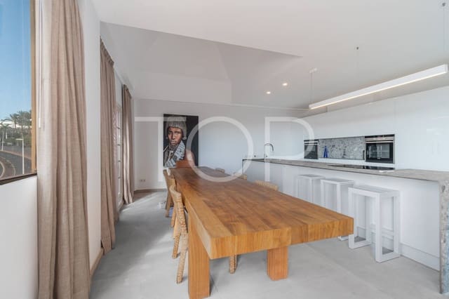 2 quarto Penthouse para venda em Playa del Duque, Adeje com piscina garagem - 950 000 € (Ref: 9626926)