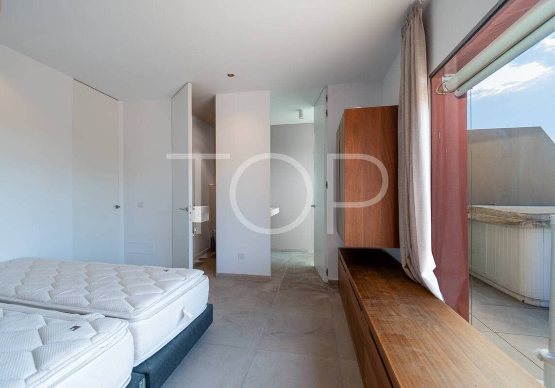 2 quarto Penthouse para venda em Playa del Duque com piscina garagem - 950 000 € (Ref: 9626926)