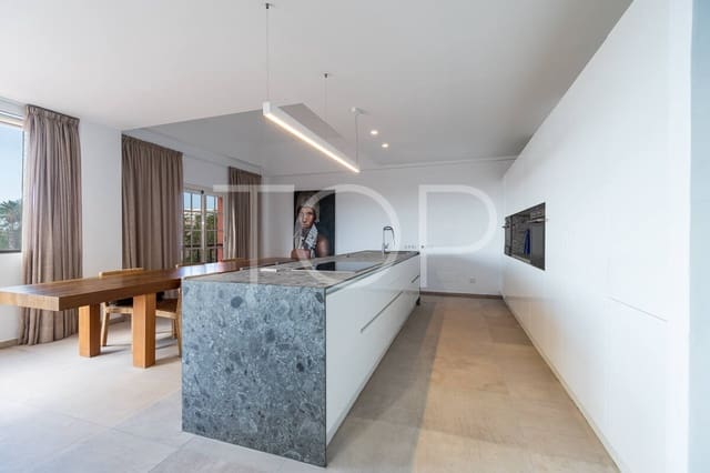 2 quarto Penthouse para venda em Playa del Duque, Adeje com piscina garagem - 950 000 € (Ref: 9626926)