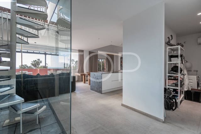 2 quarto Penthouse para venda em Playa del Duque, Adeje com piscina garagem - 950 000 € (Ref: 9626926)