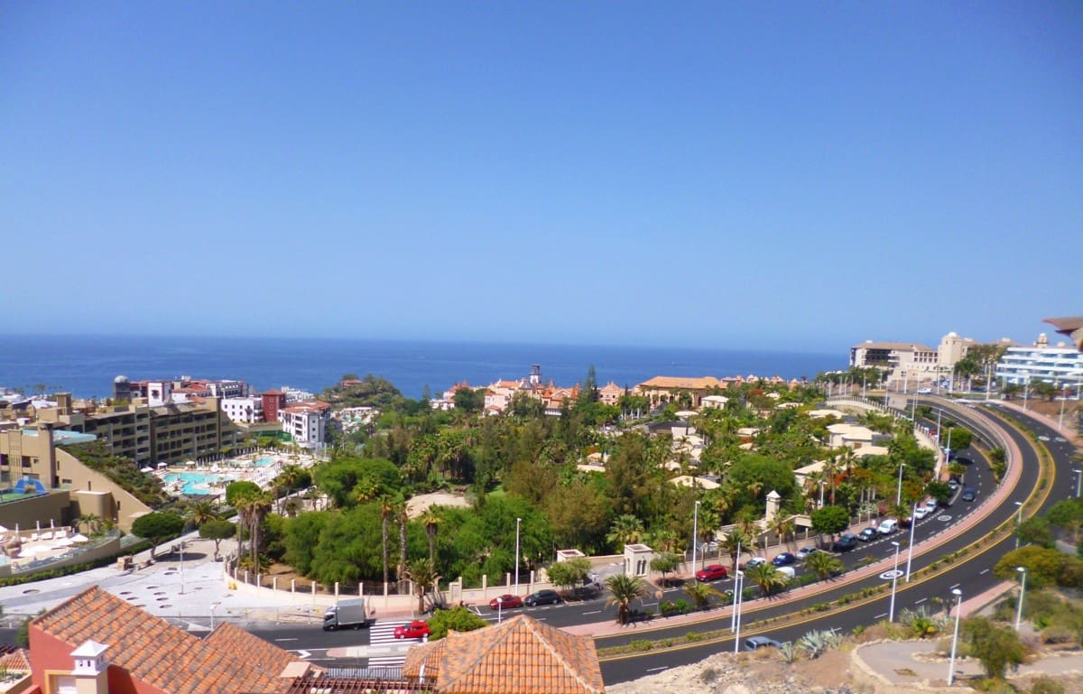 2 quarto Penthouse para venda em Playa del Duque com piscina garagem - 950 000 € (Ref: 9626926)