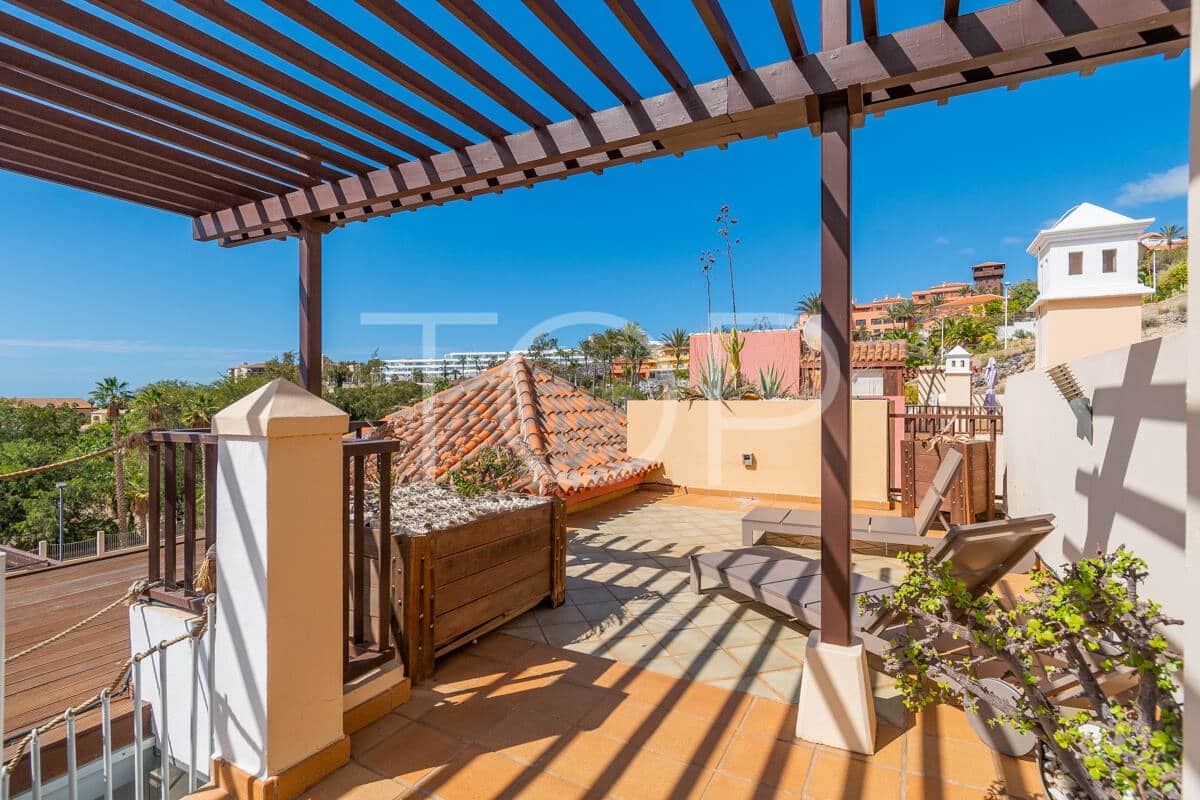 2 quarto Penthouse para venda em Playa del Duque com piscina garagem - 950 000 € (Ref: 9626926)