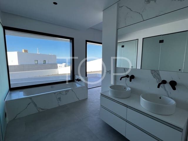 3 soverom Villa til salgs i Guía de Isora med svømmebasseng garasje - € 3 290 000 (Ref: 9626927)