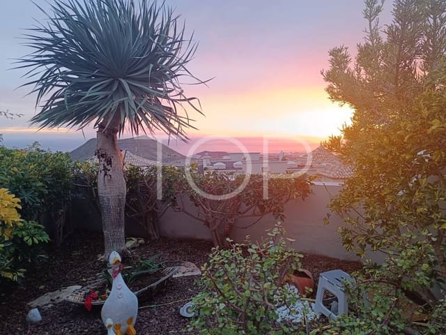 2 makuuhuone Rivitalo myytävänä paikassa Chayofa, Arona mukana 
autotalli - 465 000 € (Ref: 9632824)