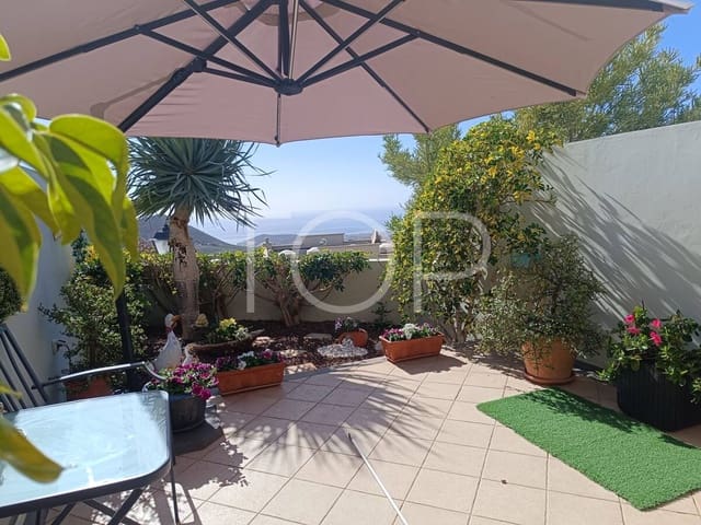 2 makuuhuone Rivitalo myytävänä paikassa Chayofa, Arona mukana 
autotalli - 465 000 € (Ref: 9632824)