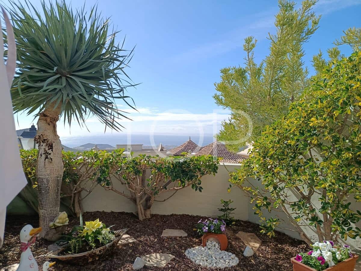 2 makuuhuone Rivitalo myytävänä paikassa Chayofa mukana 
autotalli - 465 000 € (Ref: 9632824)