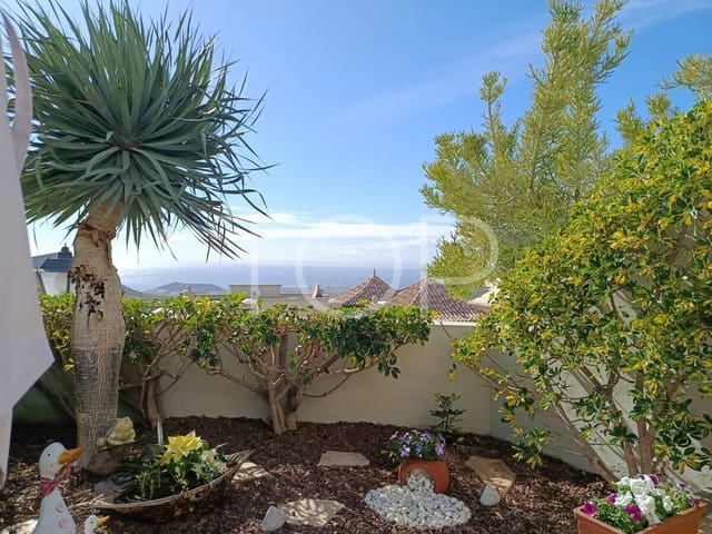 2 makuuhuone Rivitalo myytävänä paikassa Chayofa, Arona mukana 
autotalli - 465 000 € (Ref: 9632824)