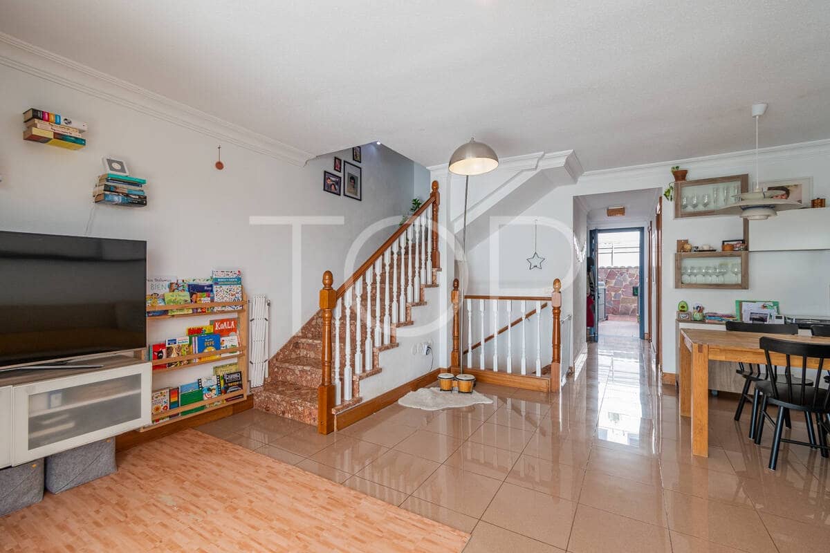 3 soverom Rekkehus til salgs i El Madronal med garasje - € 460 000 (Ref: 9650874)