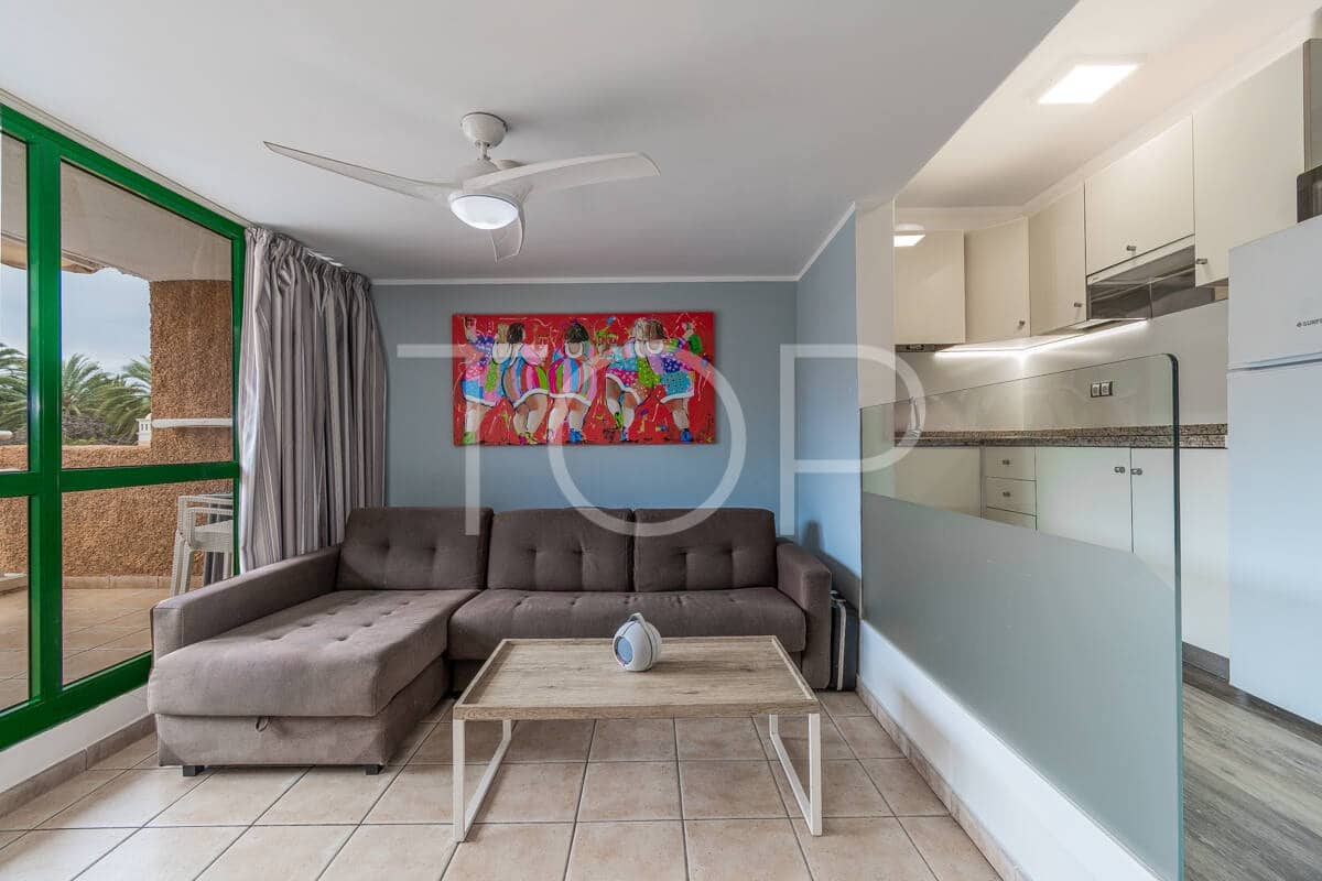 1 bedroom Penthouse for sale in Playa de las Americas with pool - € 299,000 (Ref: 9669622)