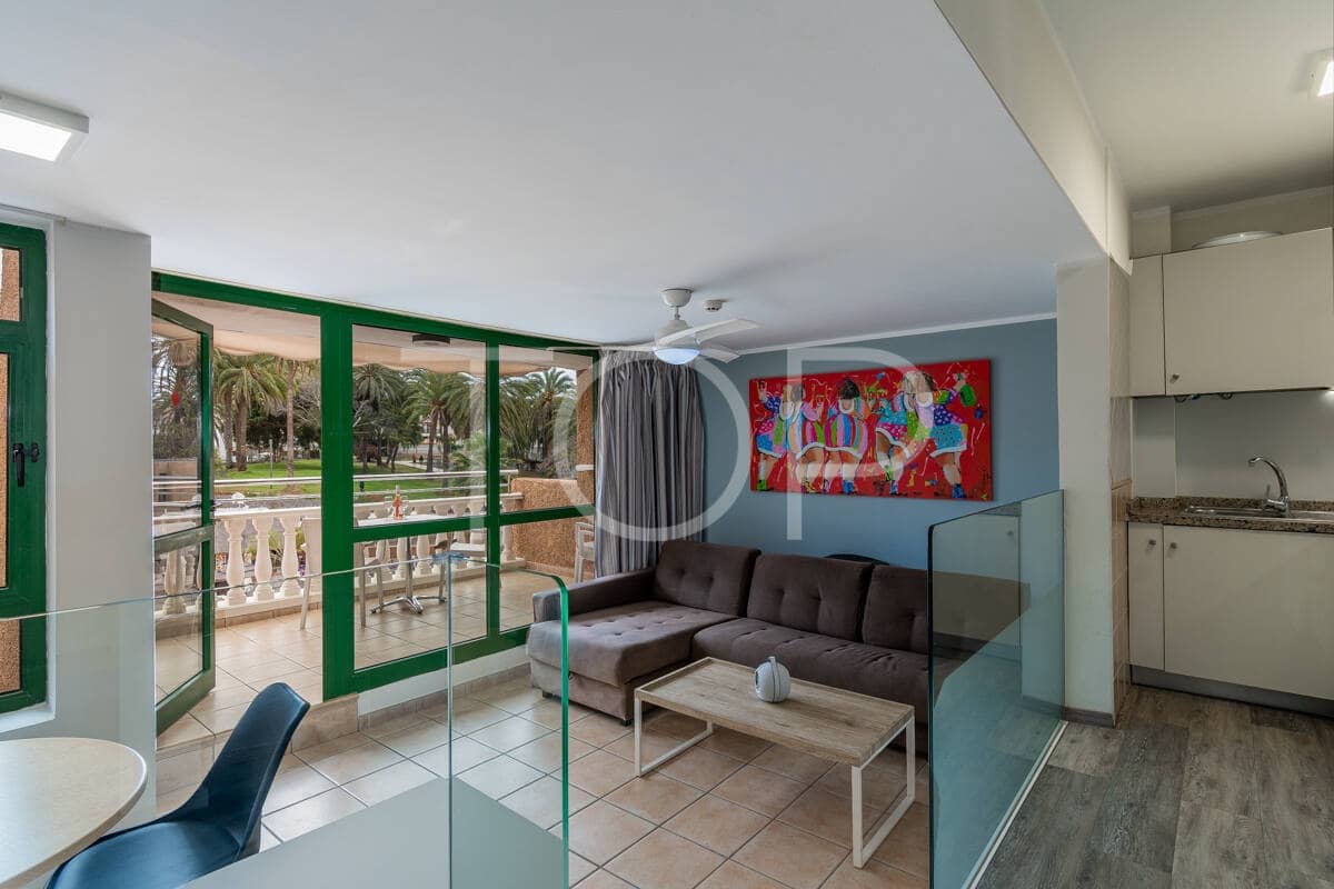 1 bedroom Penthouse for sale in Playa de las Americas with pool - € 299,000 (Ref: 9669622)