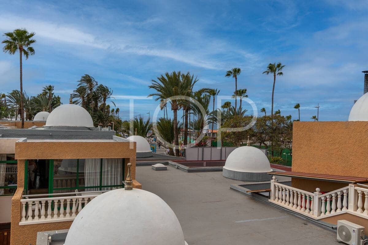 1 bedroom Penthouse for sale in Playa de las Americas with pool - € 299,000 (Ref: 9669622)