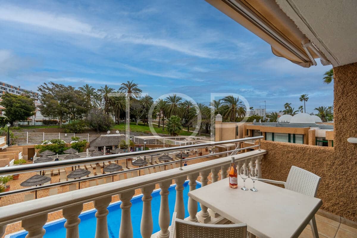 1 bedroom Penthouse for sale in Playa de las Americas with pool - € 299,000 (Ref: 9669622)