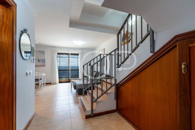 2 makuuhuone Kattohuoneisto myytävänä paikassa Poris de Abona, Arico mukana 
autotalli - 325 000 € (Ref: 9672762)