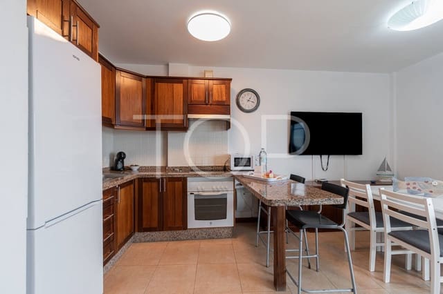 2 makuuhuone Kattohuoneisto myytävänä paikassa Poris de Abona, Arico mukana 
autotalli - 325 000 € (Ref: 9672762)