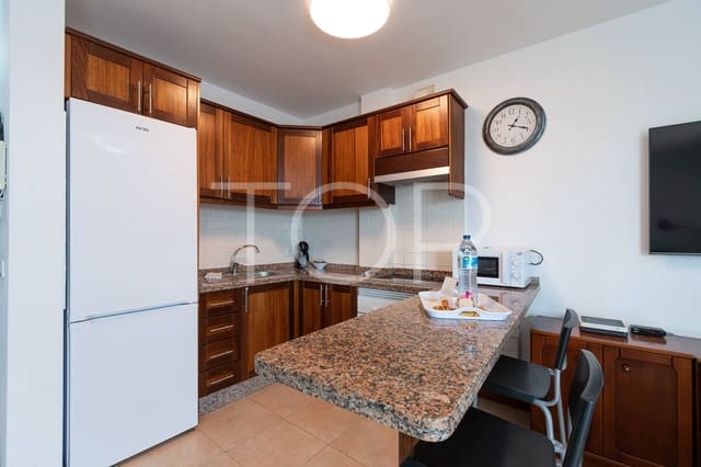 2 makuuhuone Kattohuoneisto myytävänä paikassa Poris de Abona, Arico mukana 
autotalli - 325 000 € (Ref: 9672762)