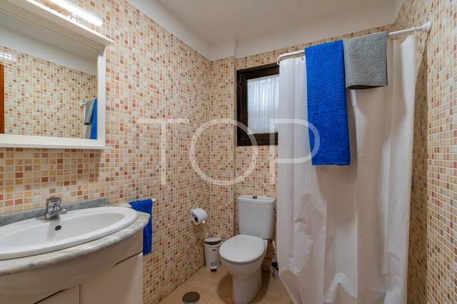 2 makuuhuone Kattohuoneisto myytävänä paikassa Poris de Abona, Arico mukana 
autotalli - 325 000 € (Ref: 9672762)