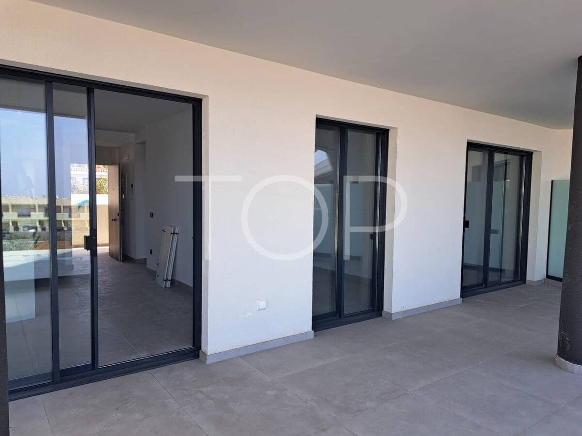 2 slaapkamer Flat te koop in El Madronal met zwembad garage - € 550.000 (Ref: 9679302)